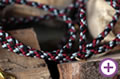 Flechtleinen von indilines in Handarbeit hergestellt. Suchen Sie eine individuell geflochtene oder geknpfte Hundeleine, Halsband oder Hundegeschirr? Eine Hundeleine soll 2 m oder 3 m lang sein oder eine Handschlaufe haben?